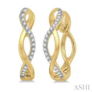 1/10 Ctw Entwined Round Cut Diamond Hoop Earrings in 10K Yellow Gold