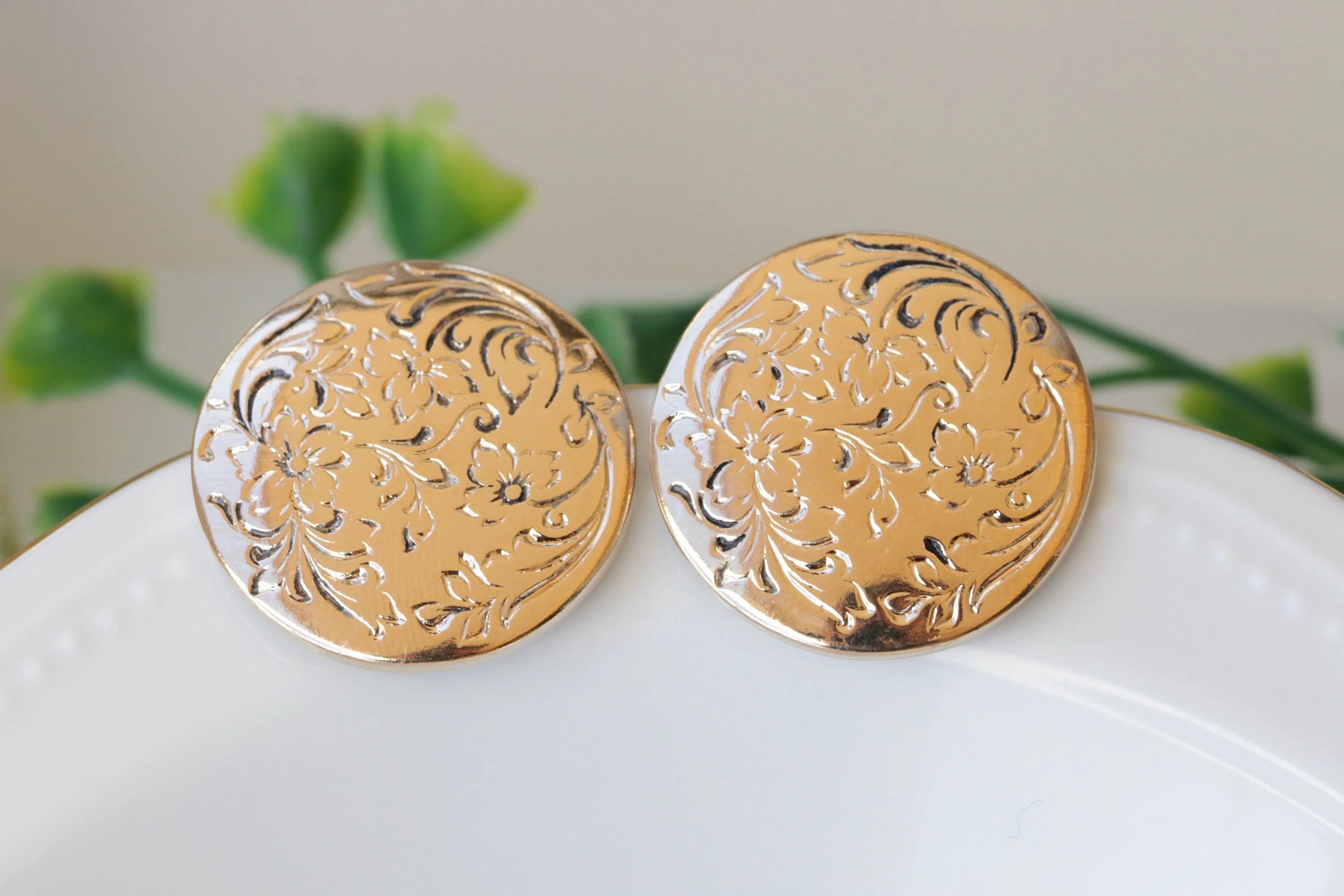 GOLD DISK EARRINGS