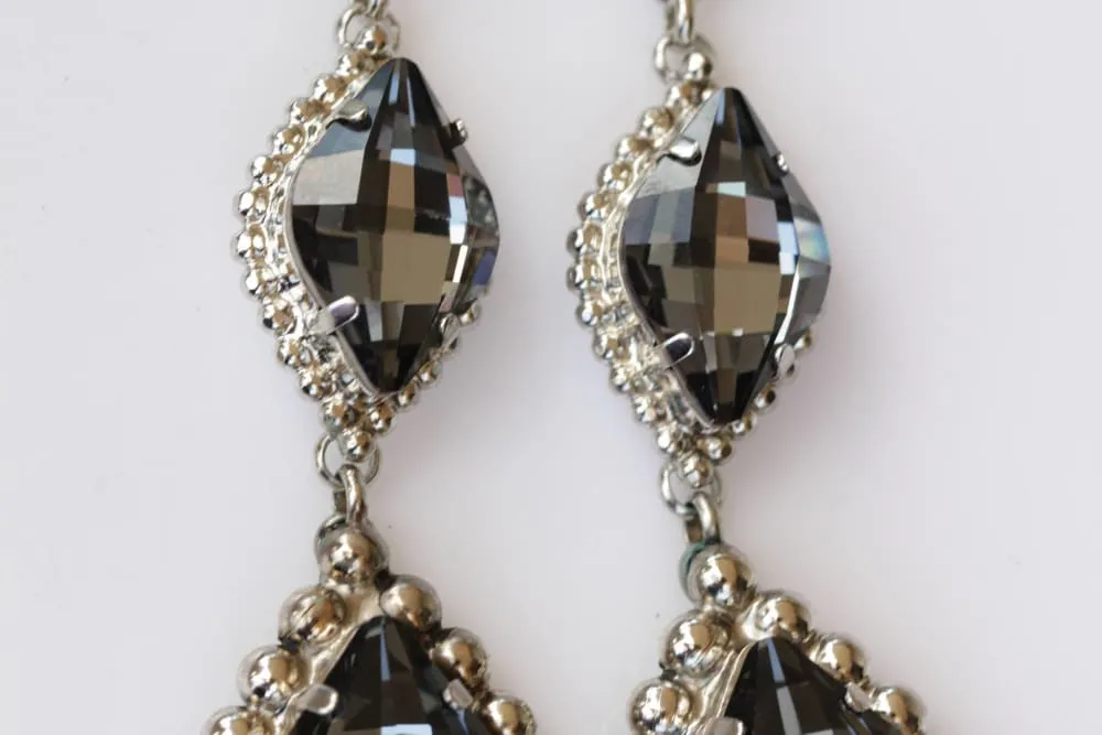 GRAY CHANDELIER EARRING